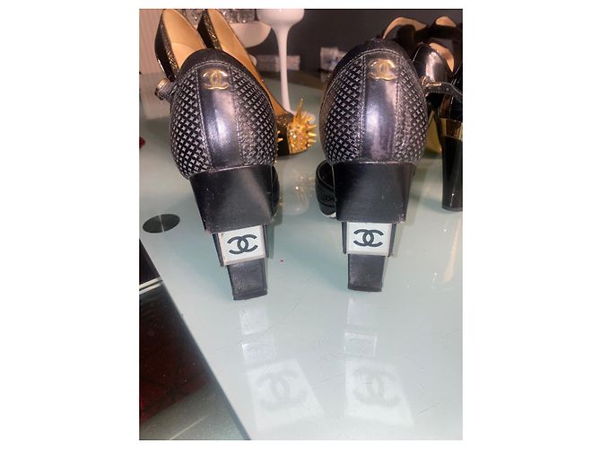 Sandali Chanel in pelle nera Nero - vista 3