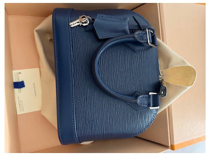 Louis Vuitton Alma BB Cuero Epi Azul Marino - vista 4