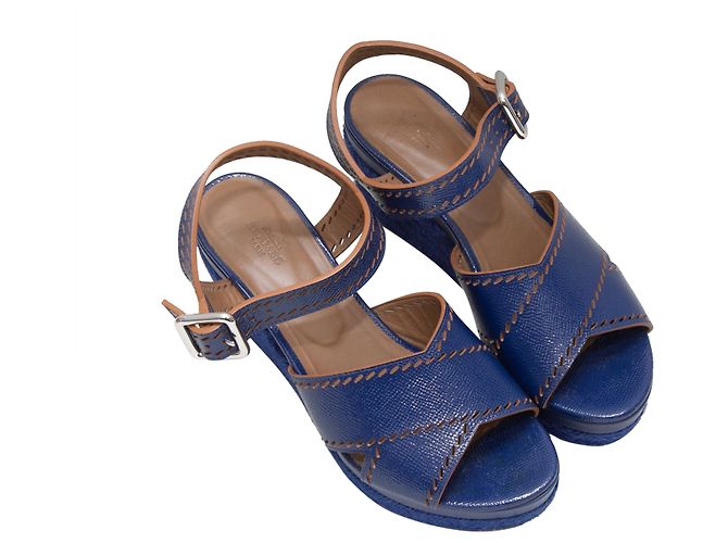 Trim Hermès Blaue Hermes Lackleder-Wedgesandalen Größe 38 - Ansicht 2