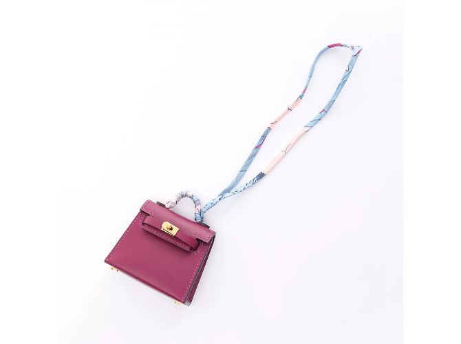 Charm Twilly Kelly di Hermès Porpora - vista 2