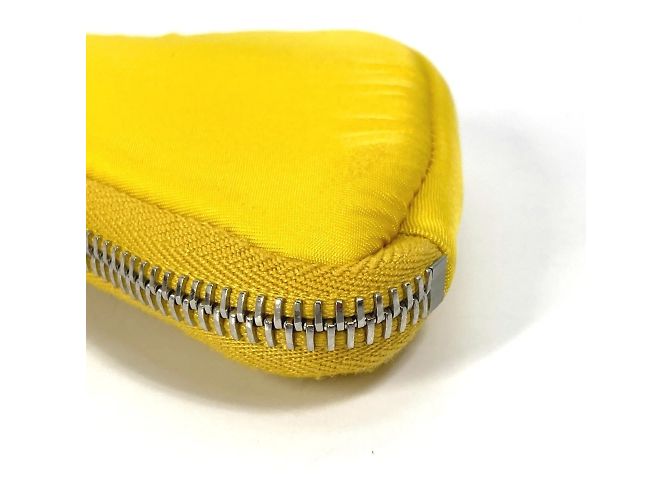 Pochette in nylon giallo Prada con tracolla - vista 5