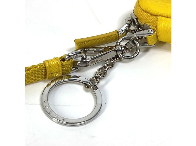 Pochette in nylon giallo Prada con tracolla - vista 8