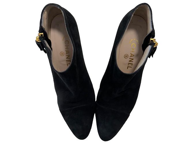 Chanel Botas de ante con borlas doradas Negro Gold hardware - vista 10