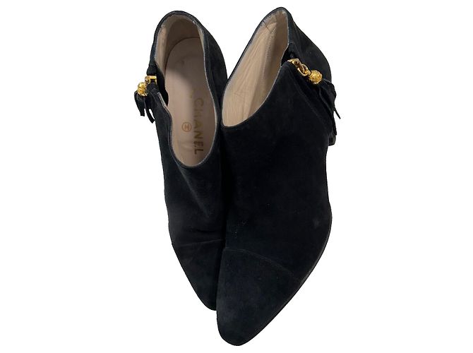Chanel Botas de ante con borlas doradas Negro Gold hardware - vista 11