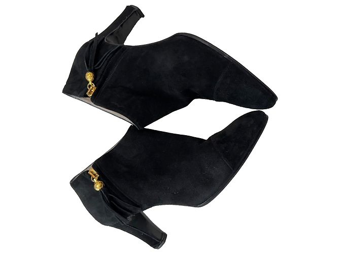 Chanel Botas de ante con borlas doradas Negro Gold hardware - vista 13