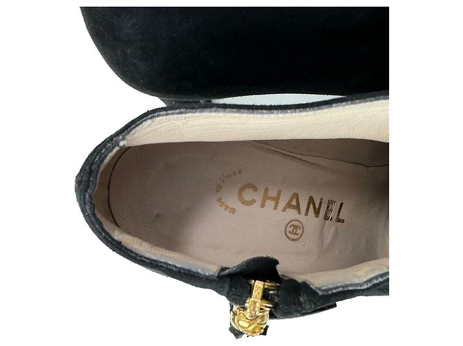 Chanel Botas de ante con borlas doradas Negro Gold hardware - vista 18