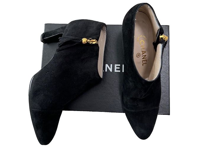 Chanel Botas de ante con borlas doradas Negro Gold hardware - vista 19