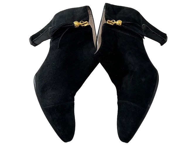 Chanel Botas de ante con borlas doradas Negro Gold hardware - vista 4