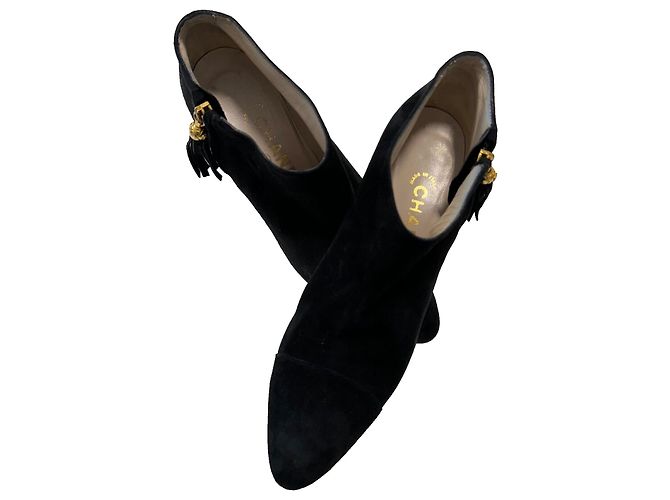 Chanel Botas de ante con borlas doradas Negro Gold hardware - vista 9
