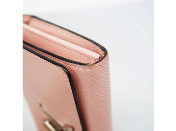 Cartera Larga Epi Twist M61178 Louis Vuitton - vista 9