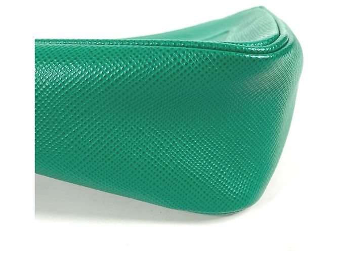 Saffiano Bolso Clutch Prada 2NE054 con placa triangular en relieve Verde - vista 5