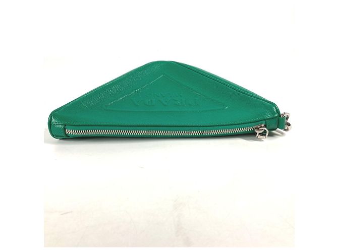 Saffiano Bolso Clutch Prada 2NE054 con placa triangular en relieve Verde - vista 6