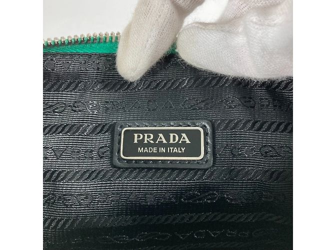Saffiano Bolso Clutch Prada 2NE054 con placa triangular en relieve Verde - vista 8