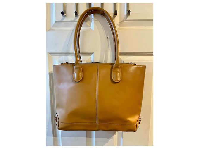 Tod's D-Bag em couro de bezerro com acabamento gommino Castanho claro Caramelo - vista 3