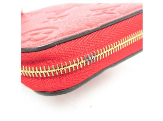 Monedero Zippy en Monogram Empreinte de Louis Vuitton Roja - vista 7