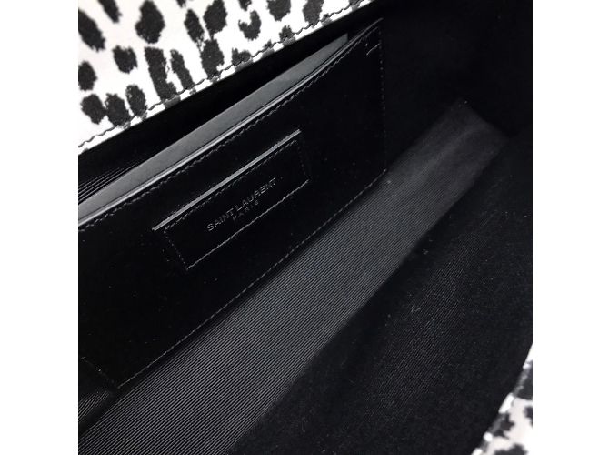 Borsa Clutch Leopardo Cassandra di Saint Laurent Nero Bianco - vista 7
