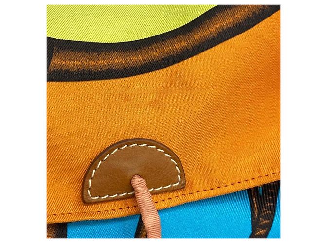 Silk In Hermès Borsa a Spalla Hermes Silky City MM D'oro - vista 8