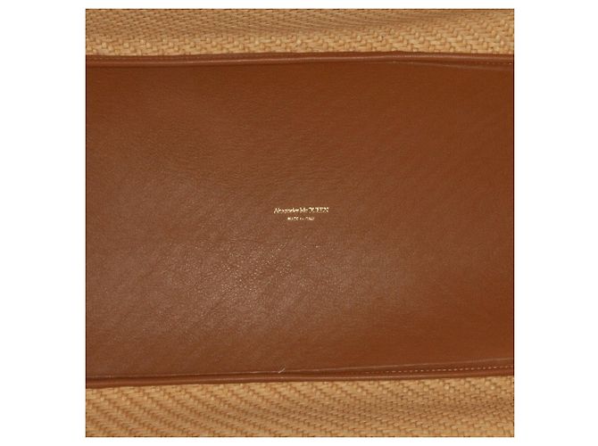 Alexander McQueen Grand Tote en Raffia Marron The Bow - vue 6
