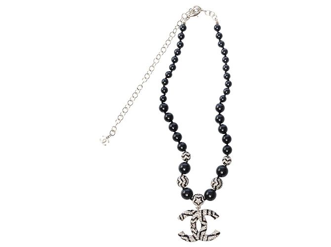 Gioielli CHANEL CC in Perla Nera - 102034 Nero - vista 3