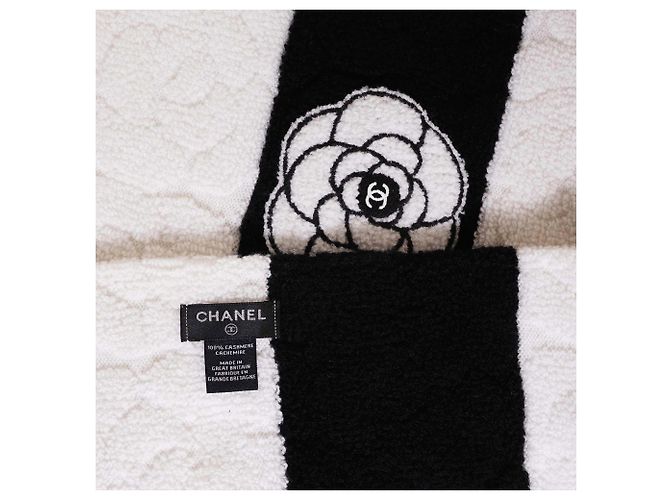 Timeless Chanel Cachecol Camélia Branco - vista 4