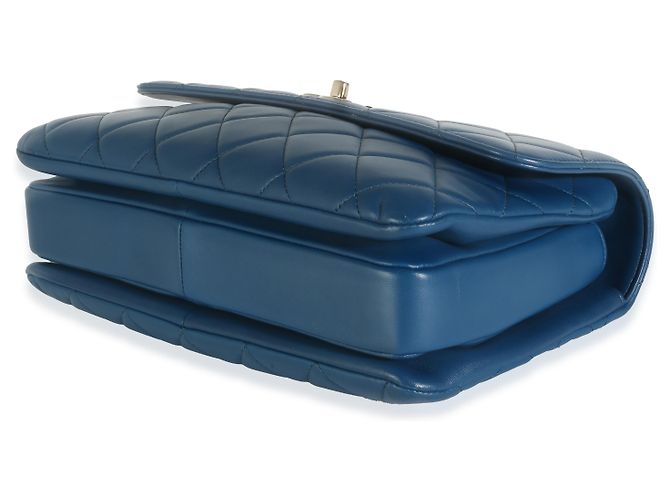 Borsa a mano media in pelle di agnello trapuntata blu navy Chanel - vista 6