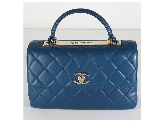 Borsa a mano media in pelle di agnello trapuntata blu navy Chanel - vista 8