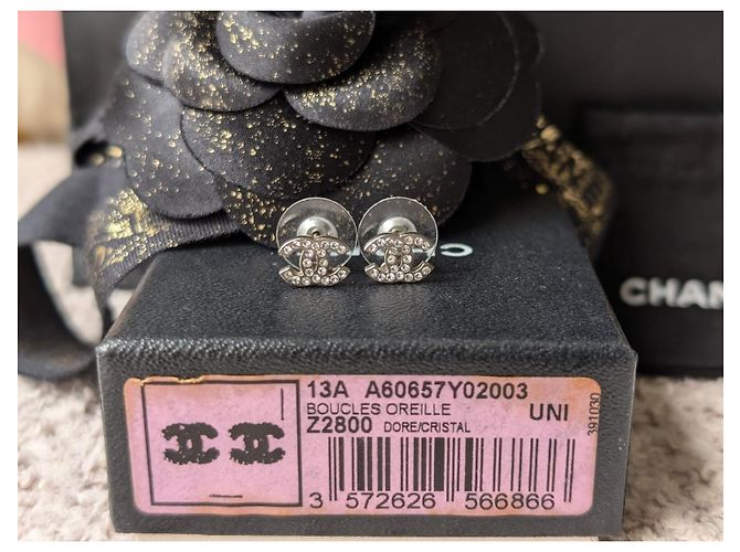 Chanel CC A12W Orecchini classici mini in cristallo con logo e scatola in hardware argento - vista 12
