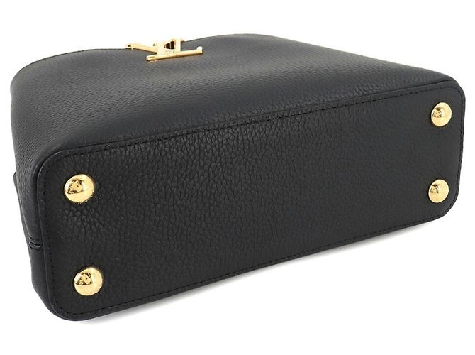 Louis Vuitton Capucines BB Shoulder Bag Black - view 4
