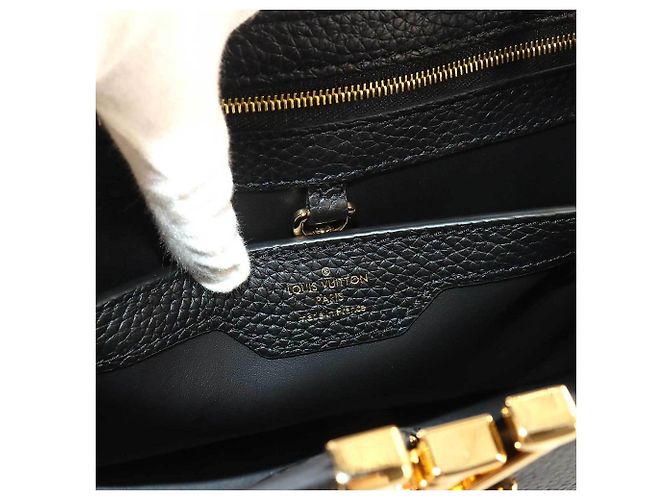 Louis Vuitton Capucines BB Shoulder Bag Black - view 7