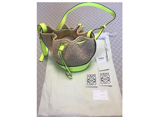 Borsa Loewe Paula’s Ibiza Balloon Gialla in Pelle Giallo - vista 2