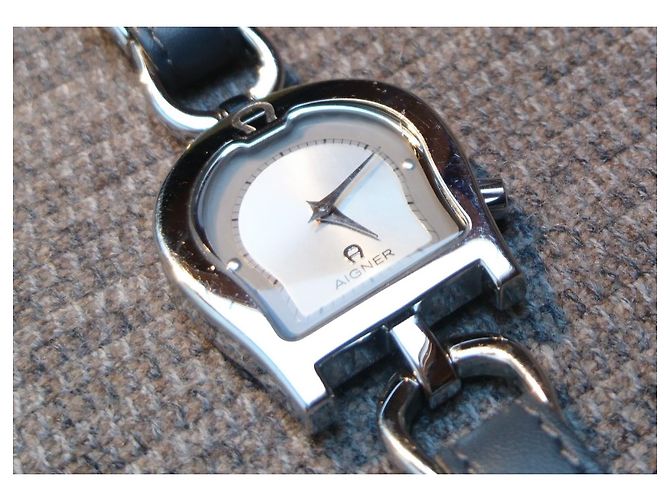 Aigner Perugia Quarz Uhr, Ref A07200 Swiss Made Silber Weiß Grau - Ansicht 4