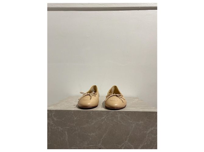 Timeless CHANEL Bailarinas T.EU 37 Cuero Beige - vista 2