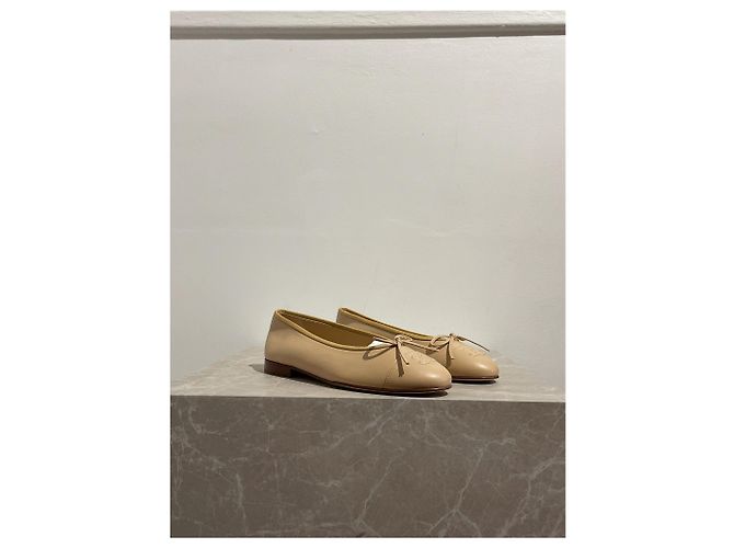 Timeless CHANEL Bailarinas T.EU 37 Cuero Beige - vista 3