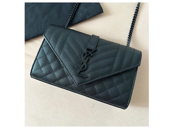 Borsa Envelope Saint Laurent Nera in Pelle Caviar Nero - vista 3