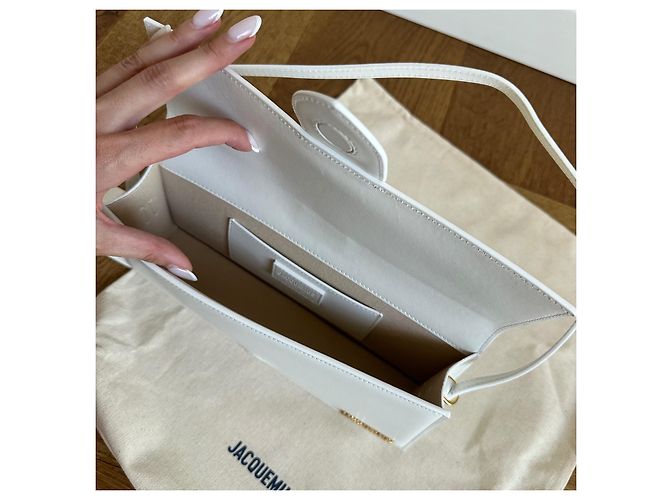 Borsa Jacquemus Le Bambino Long in Pelle Bianca Bianco D'oro - vista 6