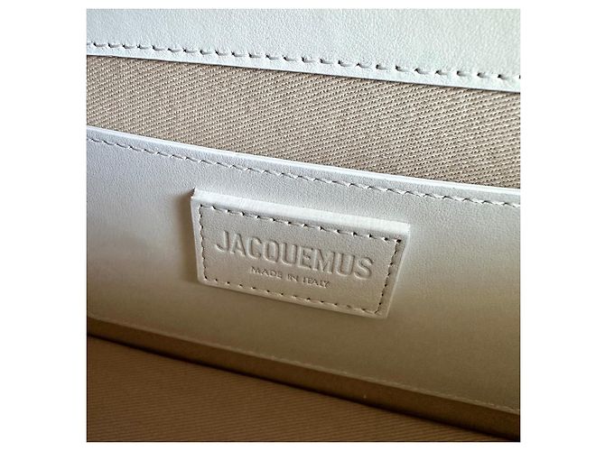 Borsa Jacquemus Le Bambino Long in Pelle Bianca Bianco D'oro - vista 7