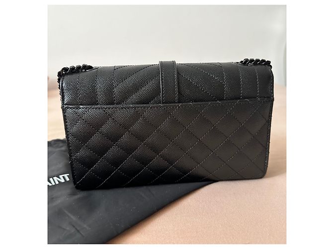 Bolso Envelope Saint Laurent de Cuero Caviar Negro - vista 4