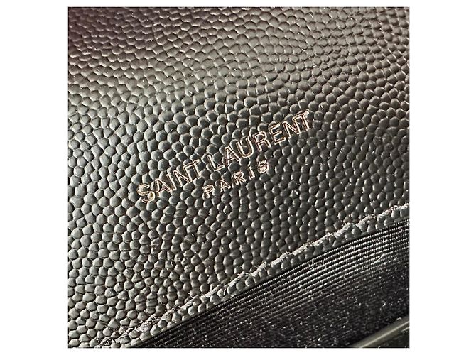 Bolso Envelope Saint Laurent de Cuero Caviar Negro - vista 9