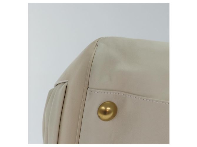 Borsa a spalla Gancini in pelle bianca e oro Auth 85534 di Salvatore Ferragamo Bianco D'oro - vista 8