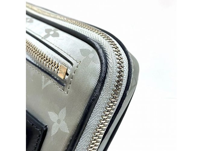 Clutch Satellite Alpha Monogram Louis Vuitton M44171 Nero Argento - vista 3