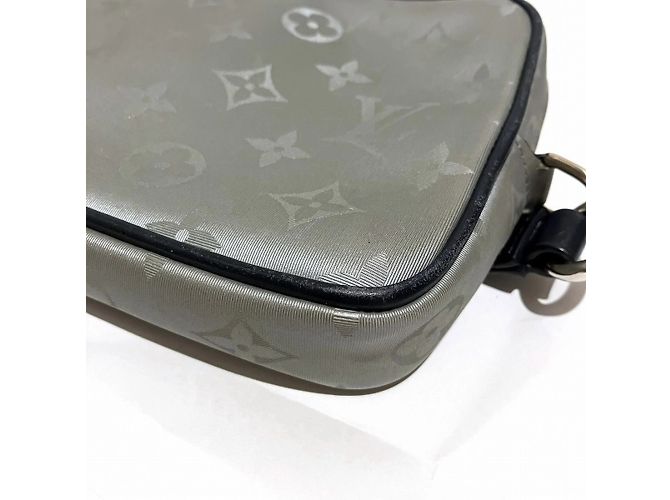 Clutch Satellite Alpha Monogram Louis Vuitton M44171 Nero Argento - vista 6