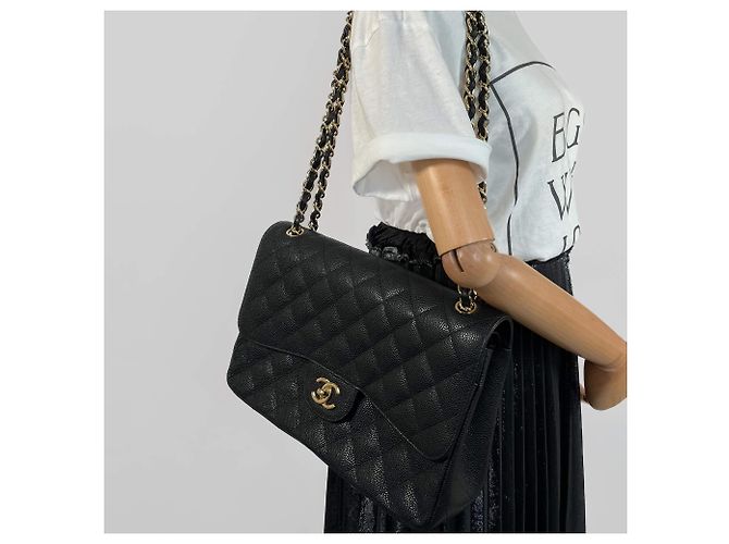 Timeless Chanel Borsa a doppio flap classica Jumbo in pelle caviar matelassé nera a 2 modi Nero - vista 4
