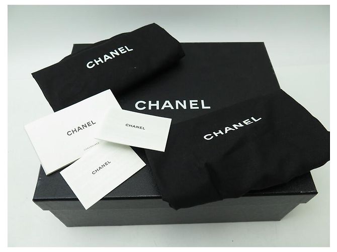 NOVE SCARPE CHANEL G35316 DERBY 40 IN PELLE BEIGE E LUCIDO NERO - vista 12