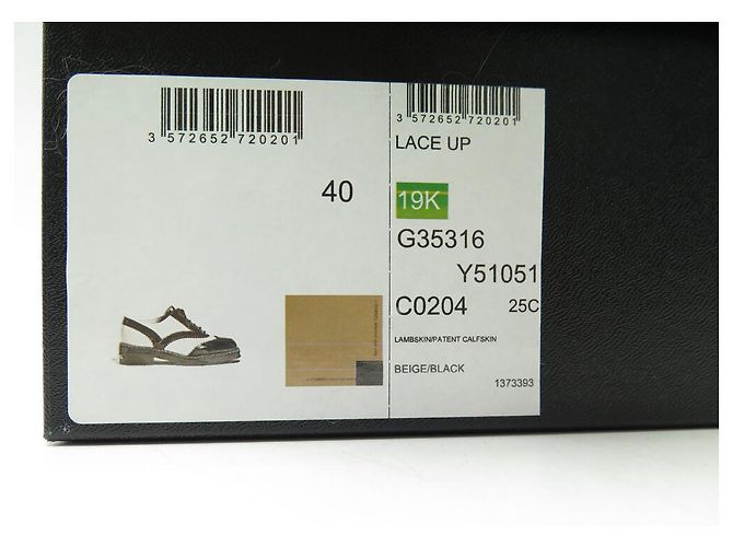 NOVE SCARPE CHANEL G35316 DERBY 40 IN PELLE BEIGE E LUCIDO NERO - vista 13