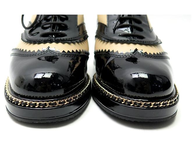 NOVE SCARPE CHANEL G35316 DERBY 40 IN PELLE BEIGE E LUCIDO NERO - vista 4