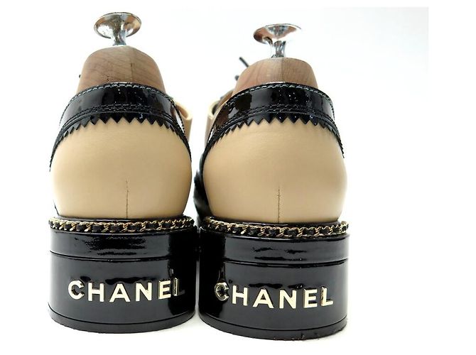 NOVE SCARPE CHANEL G35316 DERBY 40 IN PELLE BEIGE E LUCIDO NERO - vista 5