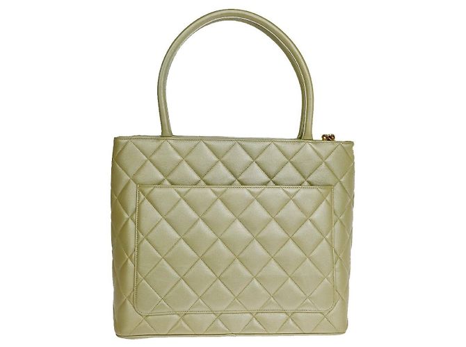 Chanel Medaillon Tasche Golden Metallisch - Ansicht 2