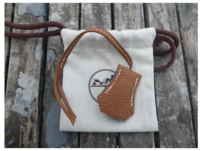 Clochette e tirante Hermès nuovo in pelle Togo oro, nuovo - vista 2