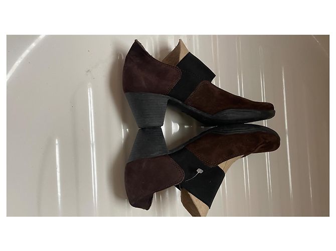 Autre Marque Décolleté ARCHE in nubuck marrone e nero - vista 3