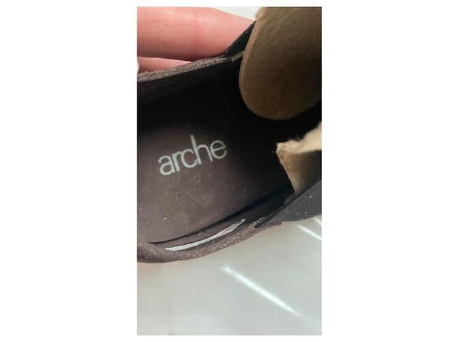 Autre Marque Décolleté ARCHE in nubuck marrone e nero - vista 6